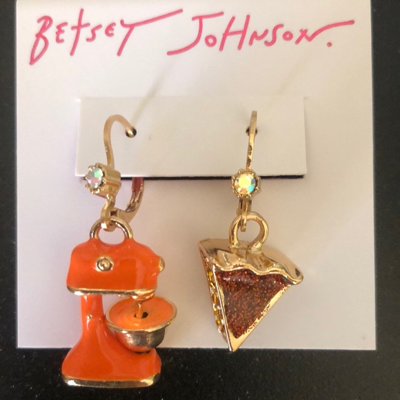 Betsey Johnson Mixer & Pumpkin Pie Slice Mismatch Drop Earrings Crystal NWT - Picture 9 of 11